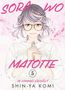 "Sora wo Matotte", "In Himmel gehüllt", "Shin-ya Komi", Band 5. 
Illustration: Person mit Brille und Farbtube auf rosa Hintergrund., Buch