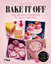 "BAKE IT OFF: Das ultimative Backbuch für Taylor-Swift-Fans." Verschiedene bunte Backwaren, wie Cupcakes und ein Kuchen.