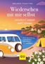 Buchtitel: "Wiedersehen mit mir selbst - zwischen Campari und Calamari". Ein gelber Bus an einer Küste bei Sonnenuntergang., Buch
