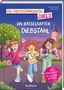"DIE ERSTKOMMUNION-GIRLS: EIN RÄTSELHAFTER DIEBSTAHL." Drei fröhliche Mädchen, eines hält ein Walkie-Talkie., Buch