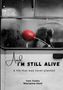„And I’m still alive. A life that was never planned.“ Ein roter Ballon neben einer verschwommenen Person in einem Bus., Buch