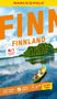 "FINNLAND" steht groß über einem ruhigen See mit Boot, umgeben von Wäldern und blauem Himmel., Buch