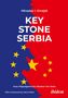 "KEY STONE SERBIA" in großen Buchstaben, blaue und rote Hälfte mit europäischen und chinesischen Sternen., Buch