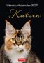 „Literaturkalender 2027 Katzen“. Eine Katze mit buschigem Fell und großen Ohren auf schwarzem Hintergrund. "Harenberg" in Rot., Kalender