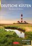 "Deutsche Küsten. Eine Reise in 53 Bildern. Wochenplaner mit Zitaten, Bildtexten und viel Platz für Notizen 2027."

Ein Leuchtturm im Abendlicht mit grüner Wiese und kleinem Wasserlauf im Vordergrund., Kalender