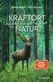 „Kraftort Natur: Verbundenheit mit der wilden Seele der Welt.“ Ein Hirsch steht majestätisch im grünen Wald.