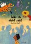 "Was ihr nicht seht" von Paulina Rauh. Illustration: Kind betrachtet Fantasiewesen am Himmel, umgeben von blauen Silhouetten., Buch