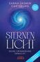 Der Text lautet: "SARAH JASMIN CARTSBURG, STERNENLICHT, DEINE ERINNERUNG ERWACHT, Vorwort von Pavlina Klemm". Eine blaue Galaxie., Buch