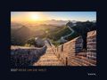 2027 REISE UM DIE WELT. Sonnenuntergang über der Chinesischen Mauer mit Bergen im Hintergrund., Kalender
