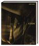 Text: "RENÉ FRANK", "CODA", "MATTHAES". Dunkles, abstraktes Kunstwerk aus fließenden, gelb-braunen Formen., Buch