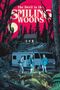 Text: "Jacopo Starace, The Devil in the Smiling Woods." Nacht, Wohnmobil, drei Personen, bewaldete Umgebung, unheimlicher Mond., Buch