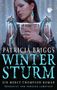 Text: "Patricia Briggs Wintersturm. Ein Mercy-Thompson-Roman. Übersetzt von Vanessa Lamatsch." Frau mit Eisharfe, Tattoos., Buch