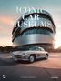 "ICONIC CAR MUSEUMS" steht im Vordergrund. Im Hintergrund ein modernes Gebäude, davor ein klassisches silbernes Auto.