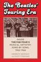 "The Beatles' Touring Era" oben. Schwarz-weißes Foto der Beatles in Anzügen mit Instrumenten auf einer Bühne darunter.