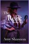 "The Relic: A Savvy Macavoy Story" von Amy Shannon. Eine Frau mit Hut und Lupe in violettem Licht.