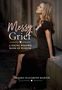 „Messy Grief: A Young Widow's Book of Wisdom“ von Amanda Elizabeth Martin. Eine Frau sitzt nachdenklich auf einer Steinbank.