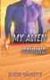 "MY ALIEN PAIRING", Jude Vanity. Ein lila nackter Oberkörper im Wüstensand, gelber Himmel mit Sonnenstrahlen., Buch