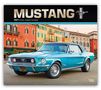 "MUSTANG 2027 OFFICIAL 16-MONTH CALENDAR" und ein blauer Oldtimer Mustang vor bunten Gebäuden., Kalender
