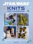"Star Wars Knits for Younglings" in großen Buchstaben, bietet 20 offizielle Strickmuster für Kleinkinder und Babys., Buch