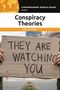 "THEY ARE WATCHING YOU" steht auf einem Kartonschild, gehalten von Händen. Oben: "Conspiracy Theories" von Jeffrey B. Webb., Buch