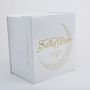 "Pretty Guardian Sailor Moon. Naoko Takeuchi Collection Manga 2 Box Set". Goldene Schrift und Halbmond auf weißer Box., Diverse