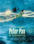 Text: "Jose-Luis Munuera, Peter Pan of Kensington, based on The Little White Bird by James Matthew Barrie."  
Illustration: Junge in Grün fliegt mit einem Raben und einer leuchtenden Gestalt durch den Himmel., Buch
