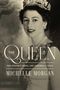"The Queen: One Hundred Years, One Hundred Stories" von Michelle Morgan. Eine Frau mit Krone lächelt.
