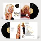 „RuPaul“, „Foxy Lady“, „30th Anniversary“. Oben links: blonde Person im schwarzen Kleid. Vinyl-Schallplatten sichtbar.