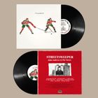 "STREETSWEEPER" und "John Andrews & The Yawns" sind die Haupttexte. Zwei Schallplatten und Cover mit Eishockeyspielern.