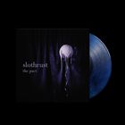 Text: „slothrust the pact“. Abgebildet ist eine violette Kugel mit Tropfen vor dunklem Hintergrund und eine blaue Schallplatte.