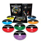 Mehrere CDs mit Titeln wie "Disc Two: Clear Air Turbulence" sind um ein Albumcover mit Logo der "Ian Gillan Band" angeordnet.