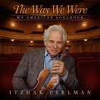 „The Way We Were: My American Songbook, Itzhak Perlman“. Ein älterer Mann mit Geige, im Konzerthaus sitzend.