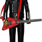 Ein digitaler Musiker mit Helm und schwarzem Anzug hält Bassgitarre. Rotes Trageband, goldene Handschuhe. Futuristisch.