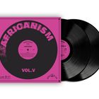 „AFRICANISM, VOL. V“ auf lila Plattencover, zwei schwarze Schallplatten sichtbar. Geometrisches Design mit Sternen.