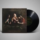 Cover der Schallplatte: "Grandma's Ashes - This Too Shall Pass". Drei Personen mit Pflanzen, Messer und Rosen.