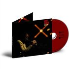 "Chet Baker Two a Day" steht auf schwarzem CD-Cover. Bild zeigt einen Mann, der Trompete spielt, mit unscharfen Lichtern im Hintergrund.