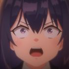 Eine Illustration zeigt ein Anime-Mädchen mit langem dunklem Haar, weit geöffneten Augen und offenem Mund in einem emotionalen Ausdruck.