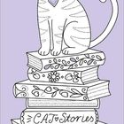 Text: "CAT Stories". Illustration: Eine Katze sitzt auf einem Bücherstapel, umgeben von floralen Mustern auf lila Hintergrund.