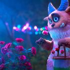 Eine Illustration zeigt ein flauschiges Monster mit Hörnern, das Rosen pflückt; im Hintergrund Lichterketten.