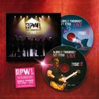 "RPWL World Through My Eyes LIVE, Disc 1, Disc 2, Live in Concert 2025. Cover zeigt Band auf Bühne, CDs mit Musiker."