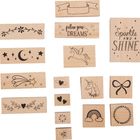 "Follow Your Dreams", "Sparkle and Shine". Holzklötze mit Symbolen: Einhorn, Mond, Stern, Regenbogen, Herz, Schleife.