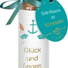 "Gute Wünsche zur Kommunion", "Glück und Segen". Flasche mit grünem Schleife, Papierboot-Deckel.