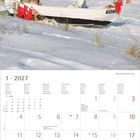 1 · 2027. Kalenderseite mit einem Boot im Schnee am Strand, blauem Himmel und rotem Fahnenmast.