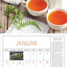 Text: "JANUAR", "FRÜHLING IM FARNWALD: ZEIT DER FIDDLEHEADS", "Fiddleheads in der Küche". Kalender mit Teeservice, Tee und Farn.