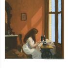 Kalenderblatt Februar. Illustration einer Frau, die an einer Nähmaschine sitzt, warmes Licht von einem Fenster.