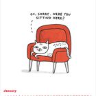 Text: "Oh, sorry. Were you sitting here?" und "January". Illustration: Eine Katze liegt auf einem roten Sessel. Darunter ein Kalender.