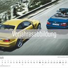 "Vorjahresabbildung", Kalender für Januar 01-31, gelbes Coupé und blaues Cabrio fahren auf einer Straße.