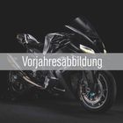 Text: "2026", "Vorjahresabbildung". Ein schwarzes Motorrad auf dunklem Hintergrund.