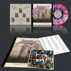 Der Text „TURN ON THE POWER“ ist auf einem Albumcover zu sehen. Darunter eine stilvolle Collage und eine bunte Vinyl-Schallplatte.