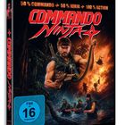 "50 % Commando, 50 % Ninja, 100 % Action", "Commando Ninja". Illustration von bewaffnetem Mann in explosiver Dschungelszene.